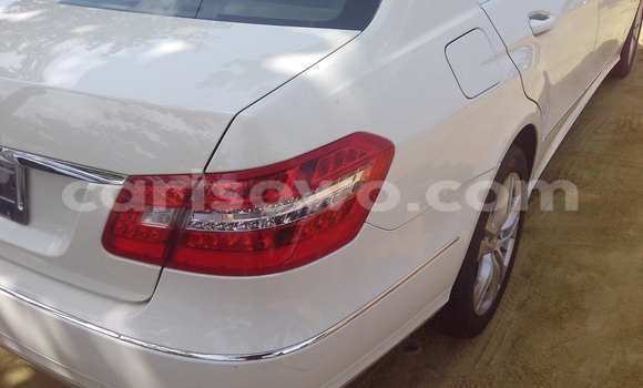 Acheter Occasion Voiture Mercedes-Benz E–Class Noir à Savalou, Benin Acheter Occasion Voiture Mercedes-Benz E–Class Noir à Savalou, Benin