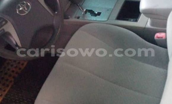 Ra Àlòkù Toyota Camry Silver Ọkọ̀ in Abomey Calavi ni Benin Ra Àlòkù Toyota Camry Silver Ọkọ̀ in Abomey Calavi ni Benin