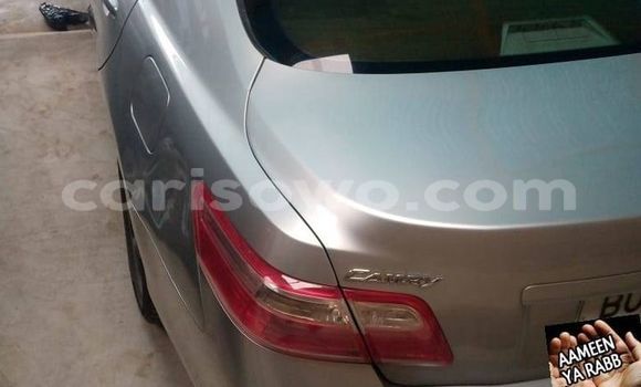 Ra Àlòkù Toyota Camry Silver Ọkọ̀ in Abomey Calavi ni Benin Ra Àlòkù Toyota Camry Silver Ọkọ̀ in Abomey Calavi ni Benin