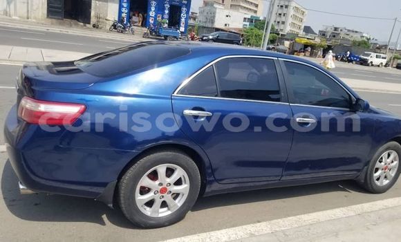 Sayi Na hannu Toyota Camry Blue Mota in Abomey Calavi a Benin