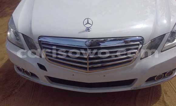 Acheter Occasion Voiture Mercedes-Benz E–Class Noir à Savalou, Benin Acheter Occasion Voiture Mercedes-Benz E–Class Noir à Savalou, Benin
