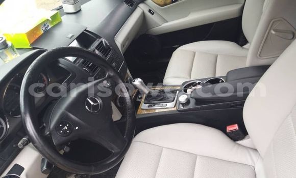 Acheter Occasion Voiture Mercedes-Benz C–Class Gris à Abomey Calavi, Benin Acheter Occasion Voiture Mercedes-Benz C–Class Gris à Abomey Calavi, Benin