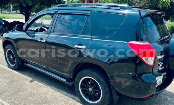 Ra Àlòkù Toyota RAV4 Black Ọkọ̀ in Abomey Calavi ni Benin Ra Àlòkù Toyota RAV4 Black Ọkọ̀ in Abomey Calavi ni Benin