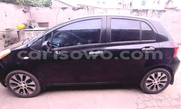 Sayi Na hannu Toyota Yaris Black Mota in Abomey Calavi a Benin Sayi Na hannu Toyota Yaris Black Mota in Abomey Calavi a Benin