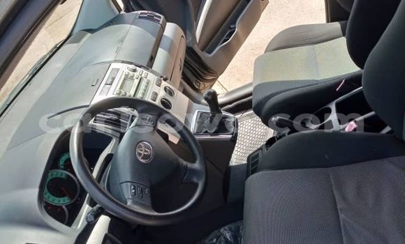 Ra Àlòkù Toyota Corolla Verso Blue Ọkọ̀ in Abomey Calavi ni Benin Ra Àlòkù Toyota Corolla Verso Blue Ọkọ̀ in Abomey Calavi ni Benin