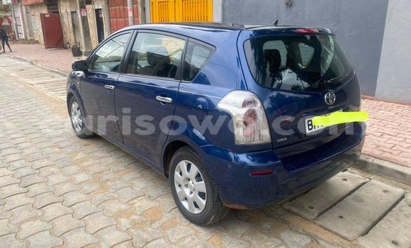 Sayi Na hannu Toyota Corolla Verso Blue Mota in Abomey Calavi a Benin Sayi Na hannu Toyota Corolla Verso Blue Mota in Abomey Calavi a Benin