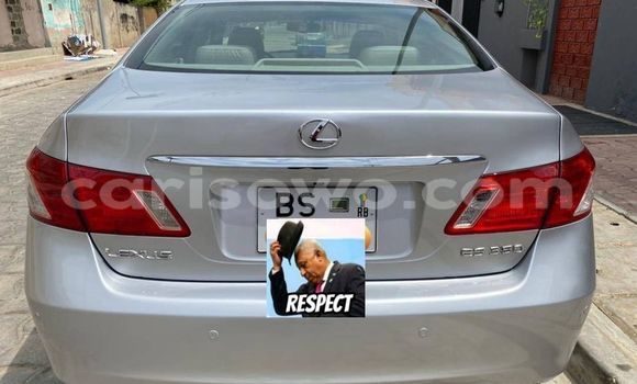 Ra Àlòkù Lexus ES Silver Ọkọ̀ in Abomey Calavi ni Benin Ra Àlòkù Lexus ES Silver Ọkọ̀ in Abomey Calavi ni Benin