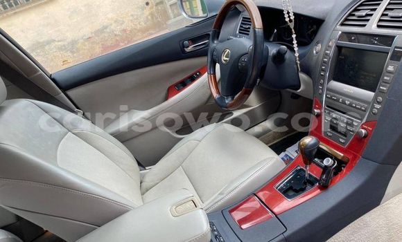 Ra Àlòkù Lexus ES Silver Ọkọ̀ in Abomey Calavi ni Benin Ra Àlòkù Lexus ES Silver Ọkọ̀ in Abomey Calavi ni Benin