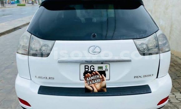 Acheter Occasion Voiture Lexus RX 330 Blanc à Abomey Calavi, Benin Acheter Occasion Voiture Lexus RX 330 Blanc à Abomey Calavi, Benin