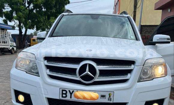 Sayi Na hannu Mercedes-Benz GLK–Class White Mota in Abomey Calavi a Benin