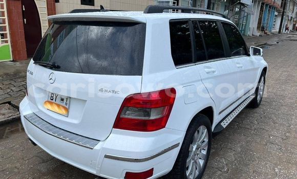 Ra Àlòkù Mercedes-Benz GLK–Class funfun Ọkọ̀ in Abomey Calavi ni Benin Ra Àlòkù Mercedes-Benz GLK–Class funfun Ọkọ̀ in Abomey Calavi ni Benin