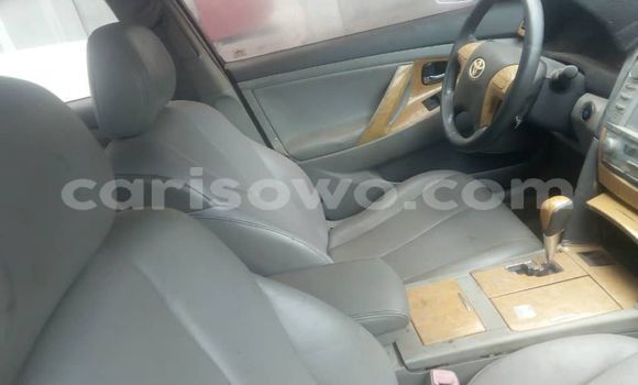 Ra Àlòkù Toyota Camry funfun Ọkọ̀ in Abomey Calavi ni Benin Ra Àlòkù Toyota Camry funfun Ọkọ̀ in Abomey Calavi ni Benin