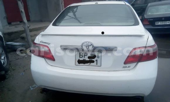 Ra Àlòkù Toyota Camry funfun Ọkọ̀ in Abomey Calavi ni Benin Ra Àlòkù Toyota Camry funfun Ọkọ̀ in Abomey Calavi ni Benin