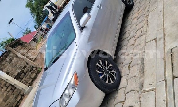 Ra Àlòkù Toyota Camry Silver Ọkọ̀ in Abomey Calavi ni Benin Ra Àlòkù Toyota Camry Silver Ọkọ̀ in Abomey Calavi ni Benin