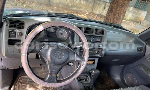 Sayi Na hannu Toyota RAV4 Blue Mota in Abomey Calavi a Benin Sayi Na hannu Toyota RAV4 Blue Mota in Abomey Calavi a Benin