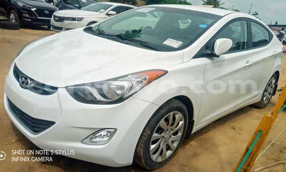 Acheter Import Voiture Hyundai Elantra Blanc à Cotonou, Benin