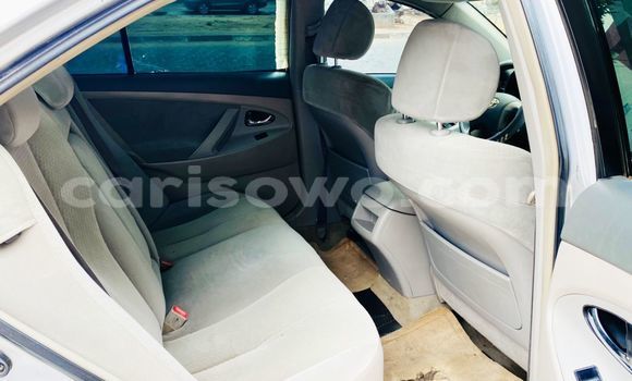 Ra Àlòkù Toyota Camry Silver Ọkọ̀ in Cotonou ni Benin Ra Àlòkù Toyota Camry Silver Ọkọ̀ in Cotonou ni Benin