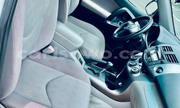 Acheter Occasion Voiture Toyota RAV4 Gris à Cotonou, Benin Acheter Occasion Voiture Toyota RAV4 Gris à Cotonou, Benin