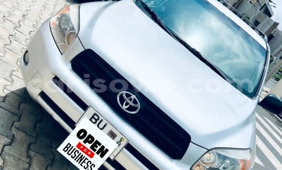 Acheter Occasion Voiture Toyota RAV4 Gris à Cotonou, Benin Acheter Occasion Voiture Toyota RAV4 Gris à Cotonou, Benin