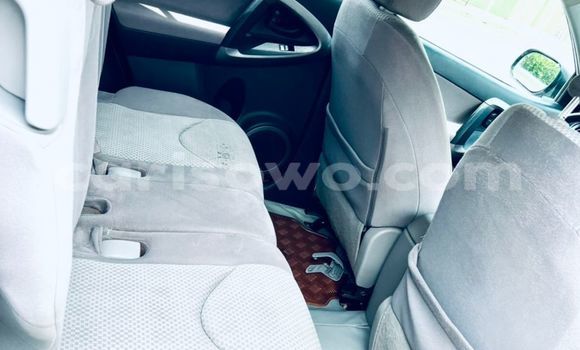 Acheter Occasion Voiture Toyota RAV4 Gris à Cotonou, Benin Acheter Occasion Voiture Toyota RAV4 Gris à Cotonou, Benin