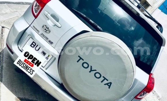 Acheter Occasion Voiture Toyota RAV4 Gris à Cotonou, Benin Acheter Occasion Voiture Toyota RAV4 Gris à Cotonou, Benin