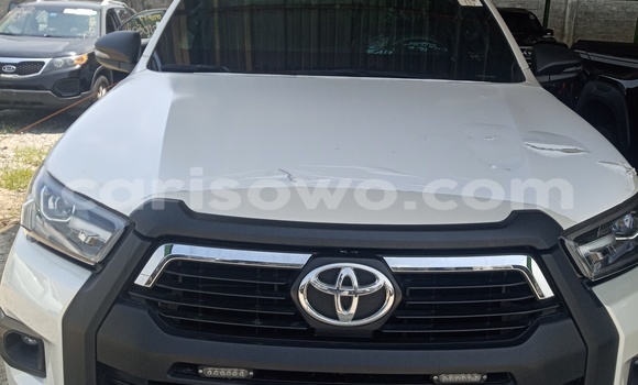 Buy New Toyota Hilux White Car in Cotonou in Benign