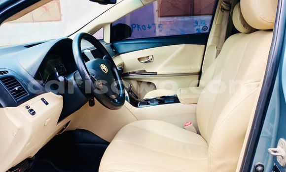 Buy Used Toyota Venza Blue Car in Cotonou in Benign