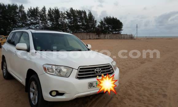 Acheter Occasion Voiture Toyota Highlander Blanc à Cotonou, Benin