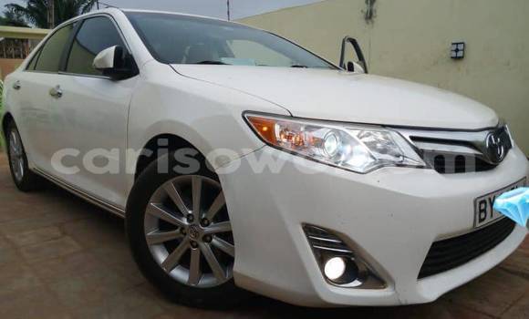 Buy Used Toyota Camry White Car in Cotonou in Benign