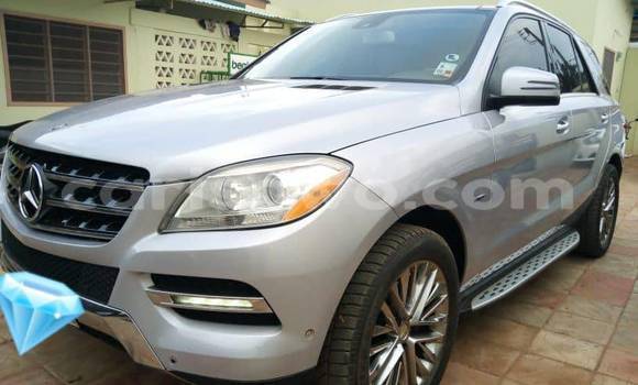 Acheter Occasion Voiture Mercedes-Benz ML–Class Gris à Cotonou, Benin Acheter Occasion Voiture Mercedes-Benz ML–Class Gris à Cotonou, Benin