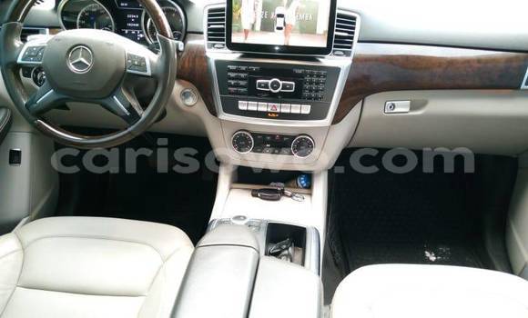 Acheter Occasion Voiture Mercedes-Benz ML–Class Gris à Cotonou, Benin Acheter Occasion Voiture Mercedes-Benz ML–Class Gris à Cotonou, Benin