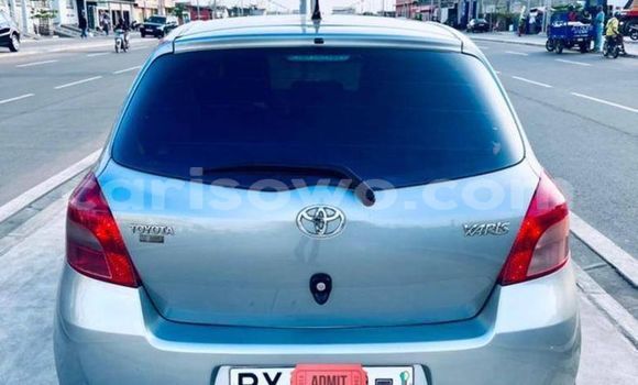 Acheter Occasion Voiture Toyota Yaris Gris à Cotonou, Benin Acheter Occasion Voiture Toyota Yaris Gris à Cotonou, Benin