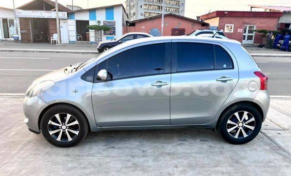 Acheter Occasion Voiture Toyota Yaris Gris à Cotonou, Benin Acheter Occasion Voiture Toyota Yaris Gris à Cotonou, Benin