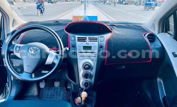 Acheter Occasion Voiture Toyota Yaris Gris à Cotonou, Benin Acheter Occasion Voiture Toyota Yaris Gris à Cotonou, Benin