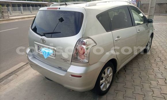 Acheter Occasion Voiture Toyota Corolla Verso Gris à Cotonou, Benin Acheter Occasion Voiture Toyota Corolla Verso Gris à Cotonou, Benin