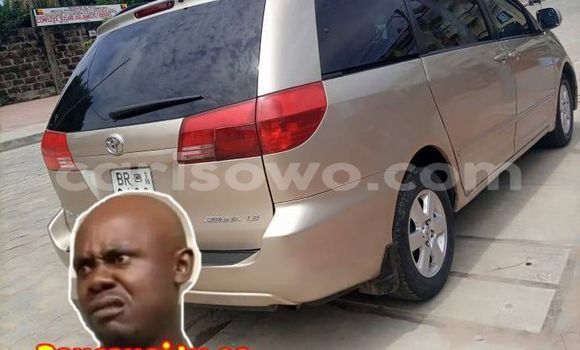 Acheter Occasion Voiture Toyota Sienna Bleu à Cotonou, Benin Acheter Occasion Voiture Toyota Sienna Bleu à Cotonou, Benin