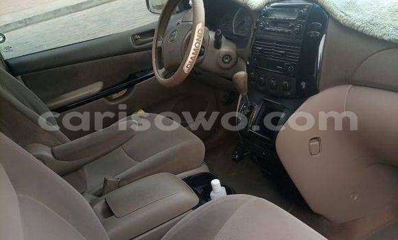 Acheter Occasion Voiture Toyota Sienna Bleu à Cotonou, Benin Acheter Occasion Voiture Toyota Sienna Bleu à Cotonou, Benin