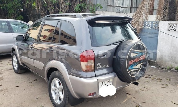 Sayi Na hannu Toyota RAV4 Azurfa Mota in Cotonou a Benin