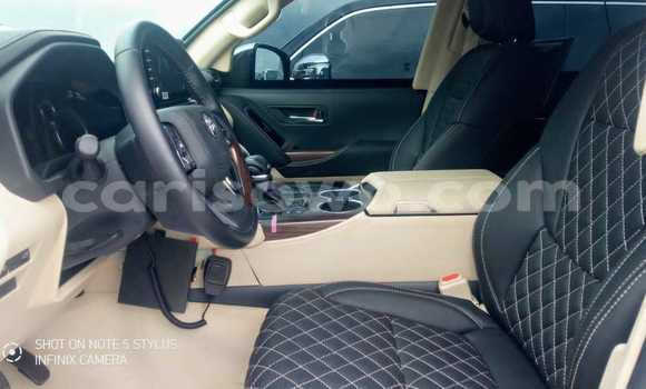 Acheter Neuf Voiture Toyota Land Cruiser Noir à Cotonou, Benin Acheter Neuf Voiture Toyota Land Cruiser Noir à Cotonou, Benin