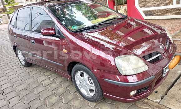 Buy Used Nissan Almera Tino Red Car in Abomey Calavi in Benign