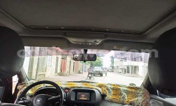 Acheter Occasion Voiture Nissan Almera Tino Rouge à Abomey Calavi, Benin Acheter Occasion Voiture Nissan Almera Tino Rouge à Abomey Calavi, Benin