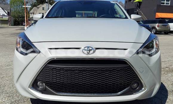 Acheter Import Voiture Toyota Yaris Blanc à Porto Novo, Benin Acheter Import Voiture Toyota Yaris Blanc à Porto Novo, Benin