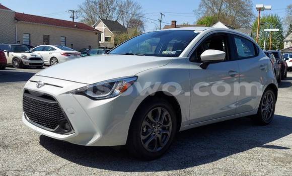 Acheter Import Voiture Toyota Yaris Blanc à Porto Novo, Benin Acheter Import Voiture Toyota Yaris Blanc à Porto Novo, Benin