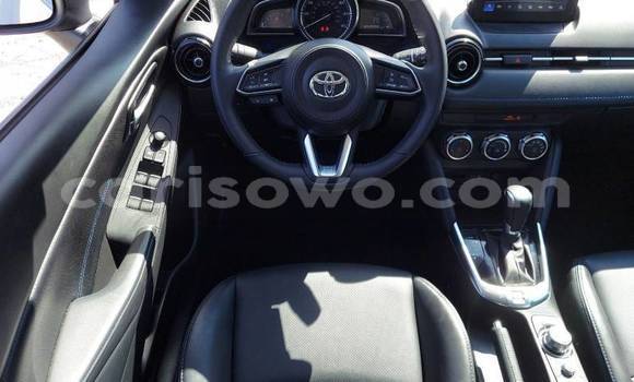 Acheter Import Voiture Toyota Yaris Blanc à Porto Novo, Benin Acheter Import Voiture Toyota Yaris Blanc à Porto Novo, Benin