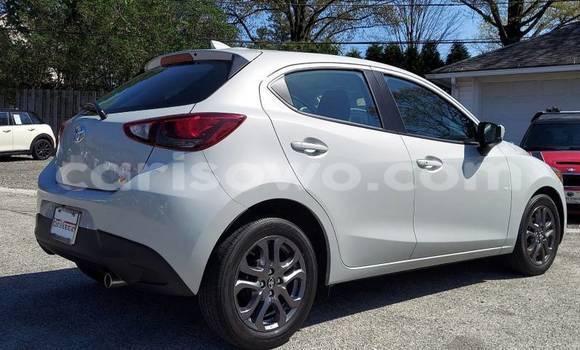 Acheter Import Voiture Toyota Yaris Blanc à Porto Novo, Benin Acheter Import Voiture Toyota Yaris Blanc à Porto Novo, Benin