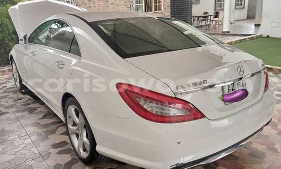 Sayi Sabo Mercedes-Benz CLS-klasse White Mota in Cotonou a Benin Sayi Sabo Mercedes-Benz CLS-klasse White Mota in Cotonou a Benin