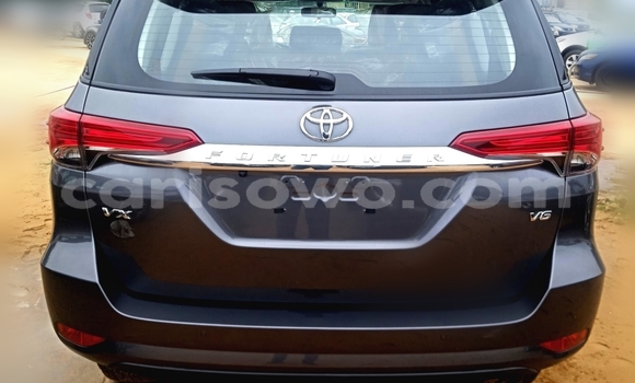 Acheter Neuf Voiture Toyota Fortuner Gris à Cotonou, Benin Acheter Neuf Voiture Toyota Fortuner Gris à Cotonou, Benin