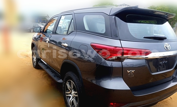 Acheter Neuf Voiture Toyota Fortuner Gris à Cotonou, Benin Acheter Neuf Voiture Toyota Fortuner Gris à Cotonou, Benin