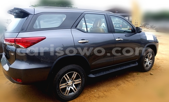 Acheter Neuf Voiture Toyota Fortuner Gris à Cotonou, Benin Acheter Neuf Voiture Toyota Fortuner Gris à Cotonou, Benin