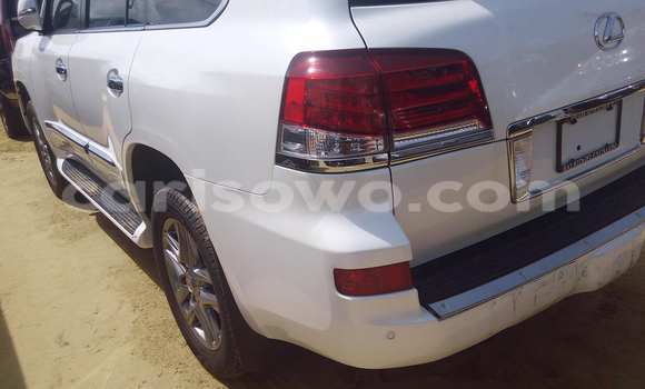 Acheter Occasion Voiture Lexus LX 450 Blanc à Porto Novo, Benin Acheter Occasion Voiture Lexus LX 450 Blanc à Porto Novo, Benin
